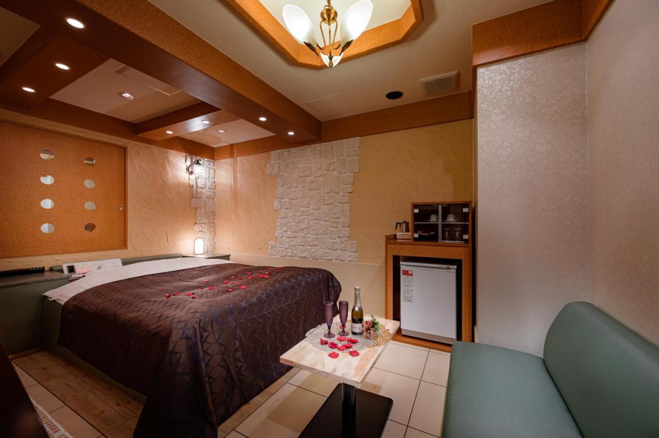 Love hotel Metro (adults Only) 3*